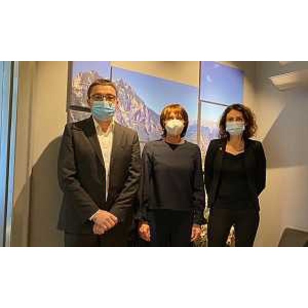 L'assessore regionale Alessia Rosolen insieme al presidente della Provincia autonoma di Trento Maurizio Fugatti e all'assessore provinciale alla Famiglia Stefania Segnana - L'assessore regionale Alessia Rosolen insieme al presidente della Provincia autonoma di Trento Maurizio Fugatti e all'assessore provinciale alla Famiglia Stefania Segnana