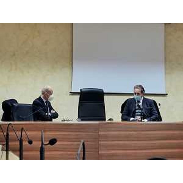 L'incontro in Municipio a Latisana tra l'assessore regionale all'Ambiente Fabio Scoccimarro e il sindaco Lanfranco Sette - L'incontro in Municipio a Latisana tra l'assessore regionale all'Ambiente Fabio Scoccimarro e il sindaco Lanfranco Sette