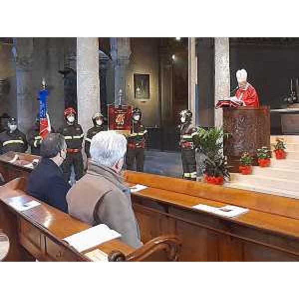L'assessore regionale alla Sicurezza Pierpaolo Roberti nella cattedrale di San Giusto per la messa di Santa Barbara officiata dal vescovo di Trieste Giampaolo Crepaldi - L'assessore regionale alla Sicurezza Pierpaolo Roberti nella cattedrale di San Giusto per la messa di Santa Barbara officiata dal vescovo di Trieste Giampaolo Crepaldi 