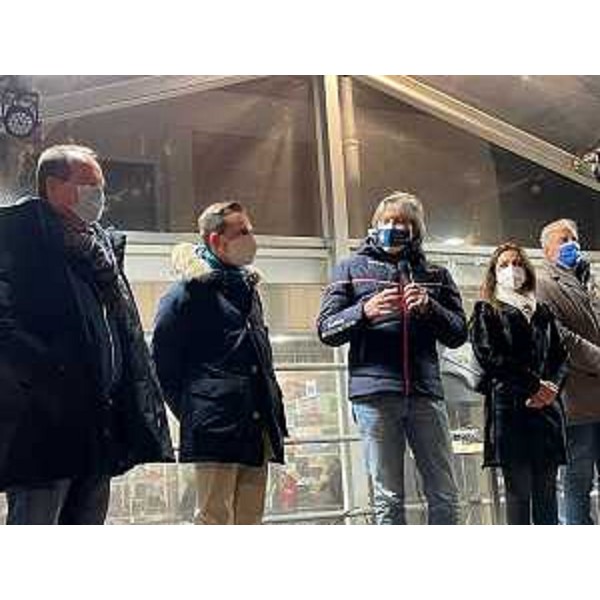 L'assessore regionale alle Attività produttive e al Turismo, Sergio Emidio Bini, ha aperto a Lignano Sabbiadoro il Villaggio del Natale inaugurando anche il grande Presepe di sabbia. - L'assessore regionale alle Attività produttive e al Turismo, Sergio Emidio Bini, ha aperto a Lignano Sabbiadoro il Villaggio del Natale inaugurando anche il grande Presepe di sabbia. 