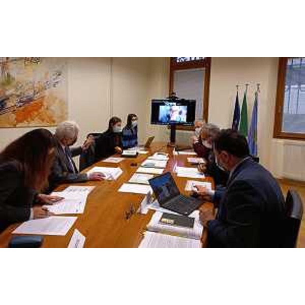 Un momento dell'incontro organizzato a Udine sdall'Osservatorio regionale antimafia - Un momento dell'incontro organizzato a Udine sdall'Osservatorio regionale antimafia