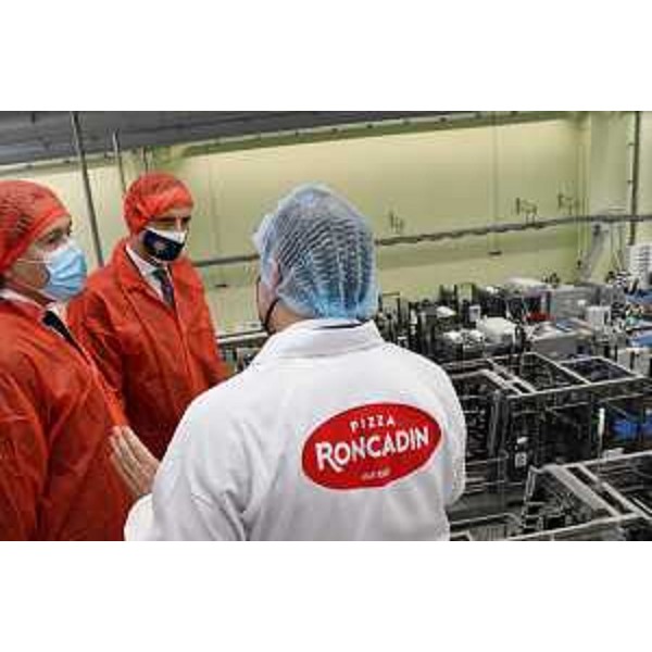 Un momento della visita allo stabilimento della Roncadin. - Un momento della visita allo stabilimento della Roncadin.