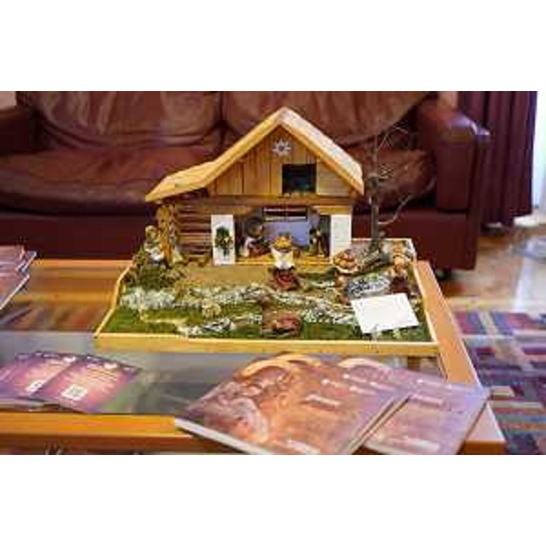 Uno dei presepi esposti in Consiglio - Uno dei presepi esposti in Consiglio