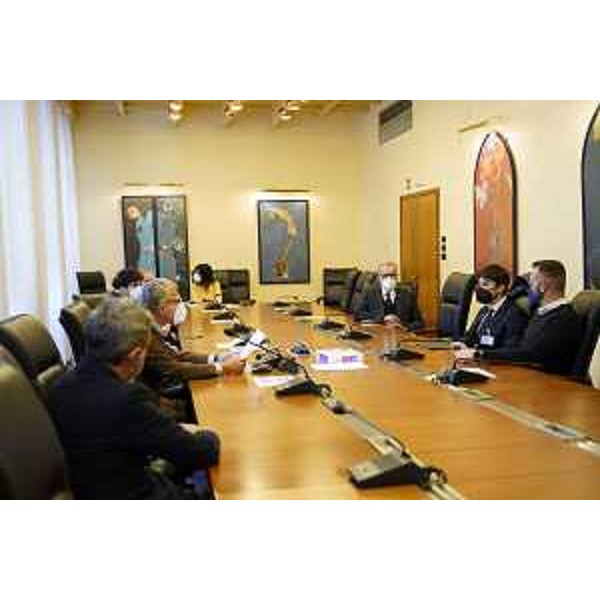 La presentazione dell'iniziativa Dalle Alpi all'Etna nella sala gialla del Consiglio regionale - La presentazione dell'iniziativa Dalle Alpi all'Etna nella sala gialla del Consiglio regionale