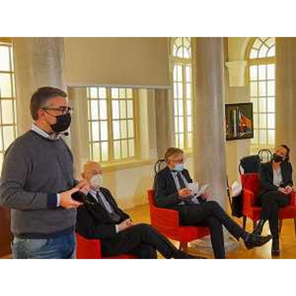 Da sinistra a destra: l'assessore regionale Pierpaolo Roberti; il giornalista e storico Paolo Mieli; il presidente di Clape Lucio Gregoretti; il sindaco di Monfalcone Anna Maria Cisint - Da sinistra a destra: l'assessore regionale Pierpaolo Roberti; il giornalista e storico Paolo Mieli; il presidente di Clape Lucio Gregoretti; il sindaco di Monfalcone Anna Maria Cisint