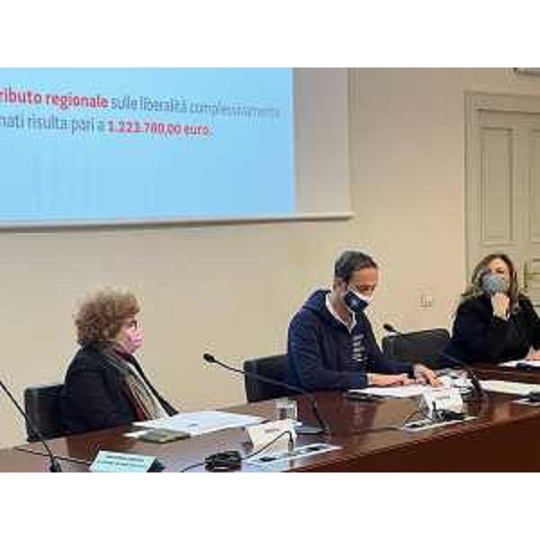 Il governatore del Friuli Venezia Giulia Massimiliano Fedriga durante la presentazione dei risultati ottenuti nel 2021 dall'Art bonus Fvg assieme all'assessore regionale alla Cultura Tiziana Gibelli. - Il governatore del Friuli Venezia Giulia Massimiliano Fedriga durante la presentazione dei risultati ottenuti nel 2021 dall'Art bonus Fvg assieme all'assessore regionale alla Cultura Tiziana Gibelli. 