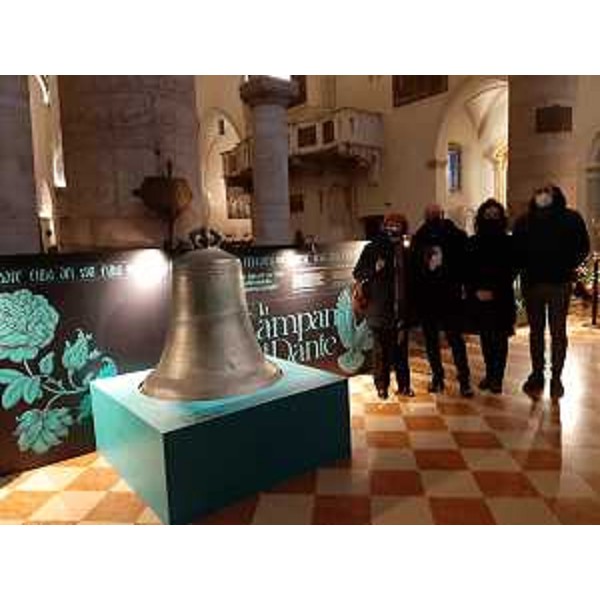 Lassessore regionale alla Cultura Tiziana Gibelli, con il sindaco di Gemona del Friuli Roberto Revelant, lassessore comunale alla Cultura Flavia Virilli e l'illustratore Emanuele Barison. - Lassessore regionale alla Cultura Tiziana Gibelli, con il sindaco di Gemona del Friuli Roberto Revelant, lassessore comunale alla Cultura Flavia Virilli e l'illustratore Emanuele Barison.