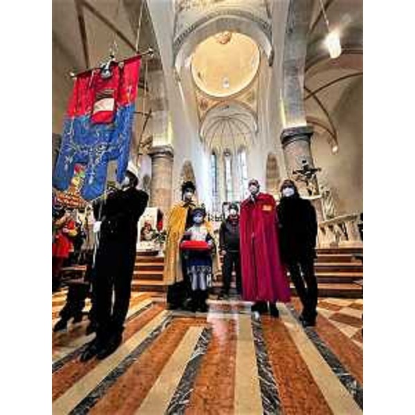L'assessore regionale Barbara Zilli alla cerimonia del Tallero nel duomo di Gemona. - L'assessore regionale Barbara Zilli alla cerimonia del Tallero nel duomo di Gemona.