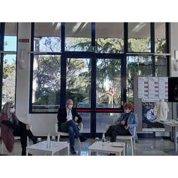 Da destra a sinistra: Tiziana Gibelli, Alberto Bevilacqua e Rita Maffei - Da destra a sinistra: Tiziana Gibelli, Alberto Bevilacqua e Rita Maffei