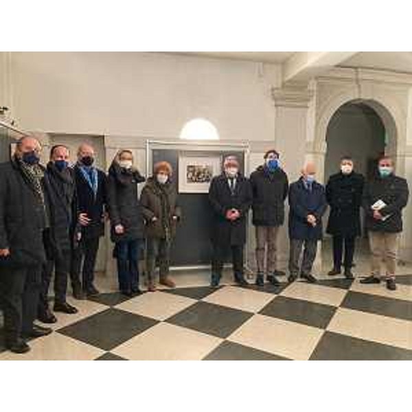 L'assessore Tiziana Gibelli tra le le altre autorità presenti all'inaugurazione - L'assessore Tiziana Gibelli tra le le altre autorità presenti all'inaugurazione