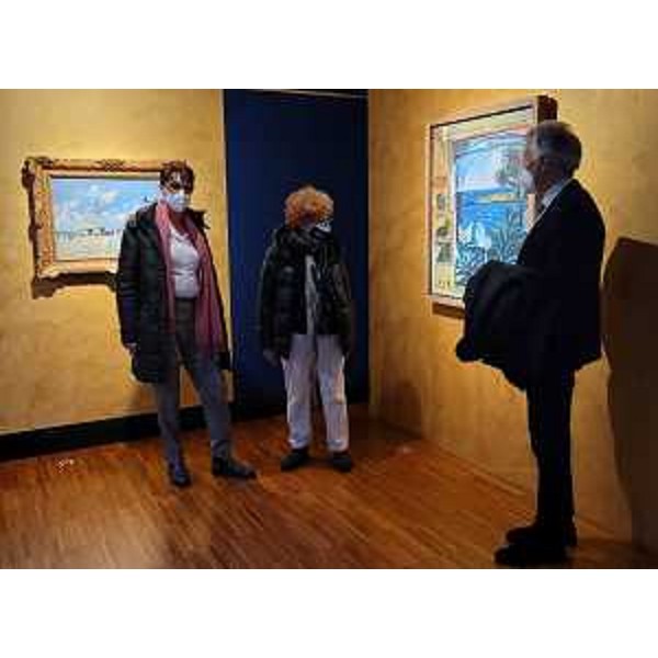 L'assessore regionale alla Cultura Tiziana Gibelli durante la visita alla mostra La forma dellinfinito in Casa Cavazzini - L'assessore regionale alla Cultura Tiziana Gibelli durante la visita alla mostra La forma dellinfinito in Casa Cavazzini