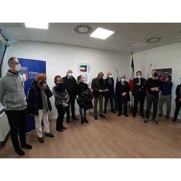 La cerimonia di scoprimento della targa con cui la sala riunioni della Casa dello Sport del Coni allo stadio di Udine è stata intitolata a Alessandro Talotti - La cerimonia di scoprimento della targa con cui la sala riunioni della Casa dello Sport del Coni allo stadio di Udine è stata intitolata a Alessandro Talotti