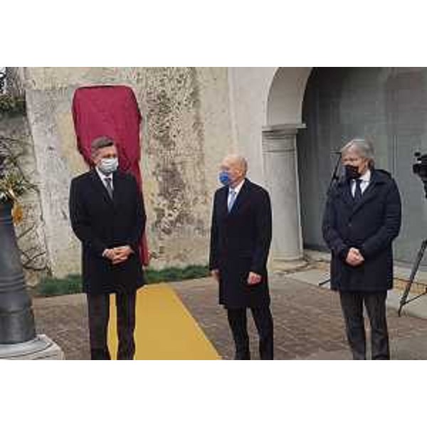 L'assessore Sergio Emidio Bini insieme al presidente della Repubblica di Slovenia Borut Pahor - L'assessore Sergio Emidio Bini insieme al presidente della Repubblica di Slovenia Borut Pahor