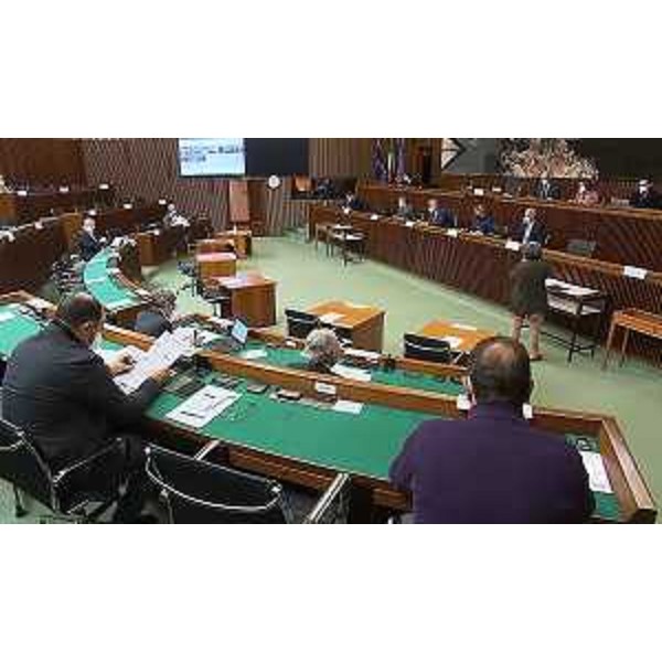 La I Commissione permanente riunita in aula durante le audizioni - La I Commissione permanente riunita in aula durante le audizioni