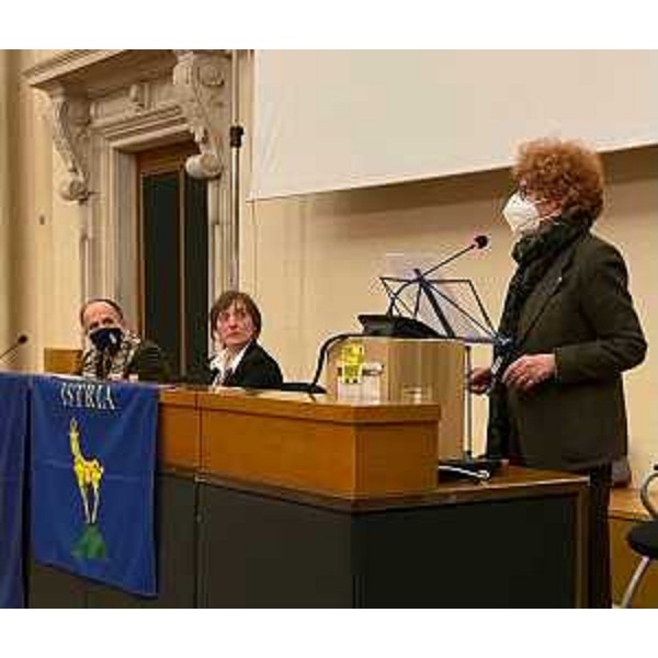 L'intervento dell'assessore regionale Tiziana Gibelli alla presentazione del libro La stanza di Piera. - L'intervento dell'assessore regionale Tiziana Gibelli alla presentazione del libro La stanza di Piera.