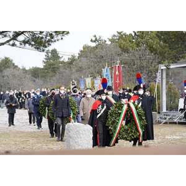 La deposizione delle corone d'alloro a Basovizza - La deposizione delle corone d'alloro a Basovizza