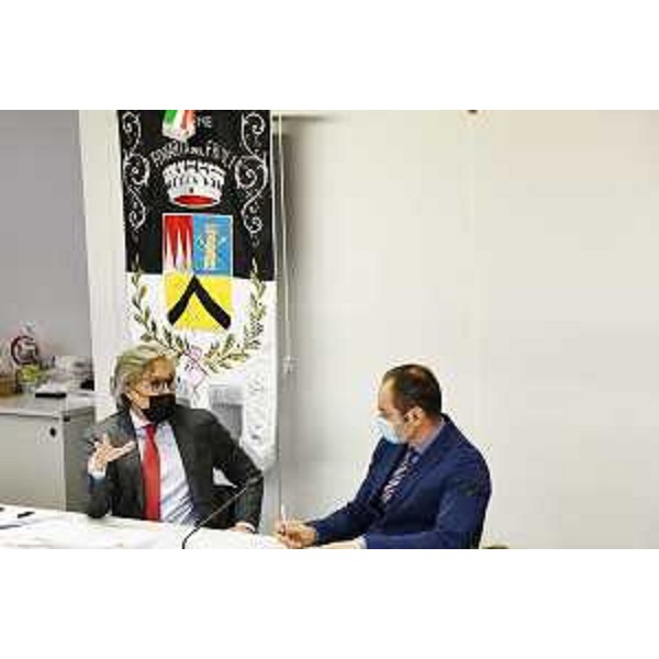 L'assessore Bini durante l'incontro al municipio di Forgaria del Friuli. - L'assessore Bini durante l'incontro al municipio di Forgaria del Friuli.