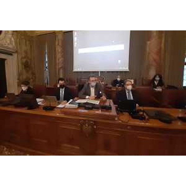 L'assessore regionale Graziano Pizzimenti all'incontro con i Comuni - L'assessore regionale Graziano Pizzimenti all'incontro con i Comuni