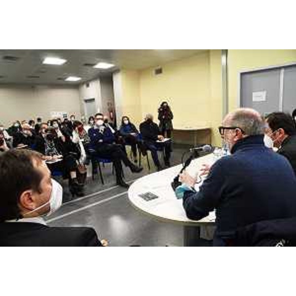 L'intervento del vicegovernatore Riccardo Riccardi durante l'incontro svoltosi a Cividale - L'intervento del vicegovernatore Riccardo Riccardi durante l'incontro svoltosi a Cividale