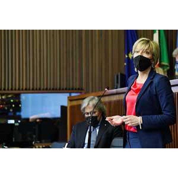 L'intervento in Aula dell'assessore regionale alle Finanze Barbara Zilli - L'intervento in Aula dell'assessore regionale alle Finanze Barbara Zilli