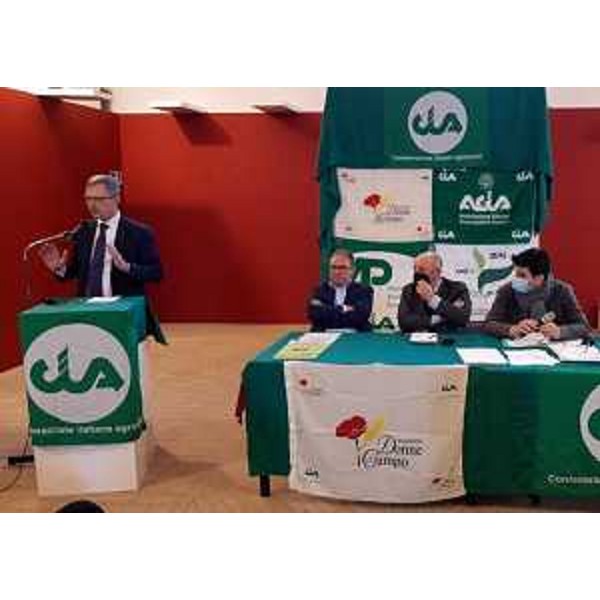 L'intervento dell'assessore regionale alle Risorse agroalimentari Stefano Zannier durante l'assemblea regionale della Cia svoltasi a Palmanova - L'intervento dell'assessore regionale alle Risorse agroalimentari Stefano Zannier durante l'assemblea regionale della Cia svoltasi a Palmanova