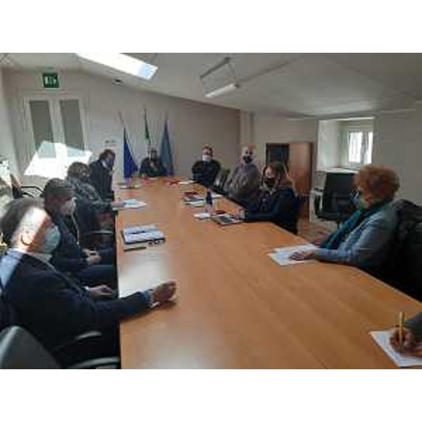 L'assessore regionale a Cultura e Sport Tiziana Gibelli durante l'incontro con Coni e rappresentanti delle federazioni sportive regionali per affrontare il caro energia - L'assessore regionale a Cultura e Sport Tiziana Gibelli durante l'incontro con Coni e rappresentanti delle federazioni sportive regionali per affrontare il caro energia