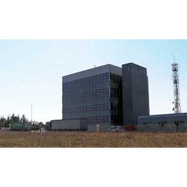 I quattro tir caricati a Palmanova lasciano la centrale operativa della Protezione civile con destinazione il confine ucraino verso la Romania - I quattro tir caricati a Palmanova lasciano la centrale operativa della Protezione civile con destinazione il confine ucraino verso la Romania