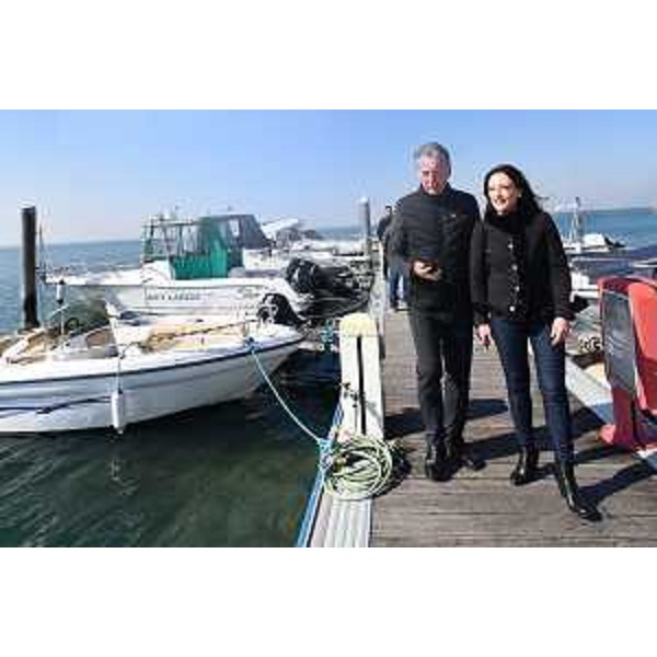 Lassessore regionale alla Difesa dellambiente e Sviluppo sostenibile, Fabio Scoccimarro, ha incontrato amministratori comunali e realtà associative e sportive a San Giorgio di Nogaro, Muzzana del Turgnano e Lignano Sabbiadoro, per fare il punto sulla tematica dragaggi. - Lassessore regionale alla Difesa dellambiente e Sviluppo sostenibile, Fabio Scoccimarro, ha incontrato amministratori comunali e realtà associative e sportive a San Giorgio di Nogaro, Muzzana del Turgnano e Lignano Sabbiadoro, per fare il punto sulla tematica dragaggi.