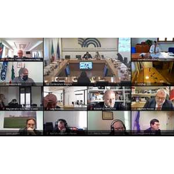 La videoconferenza della Commissione Sviluppo economico della Conferenze delle Regioni e delle Province autonome con l'assessore alle Attività produttive del Friuli Venezia Giulia Sergio Emidio Bini - La videoconferenza della Commissione Sviluppo economico della Conferenze delle Regioni e delle Province autonome con l'assessore alle Attività produttive del Friuli Venezia Giulia Sergio Emidio Bini