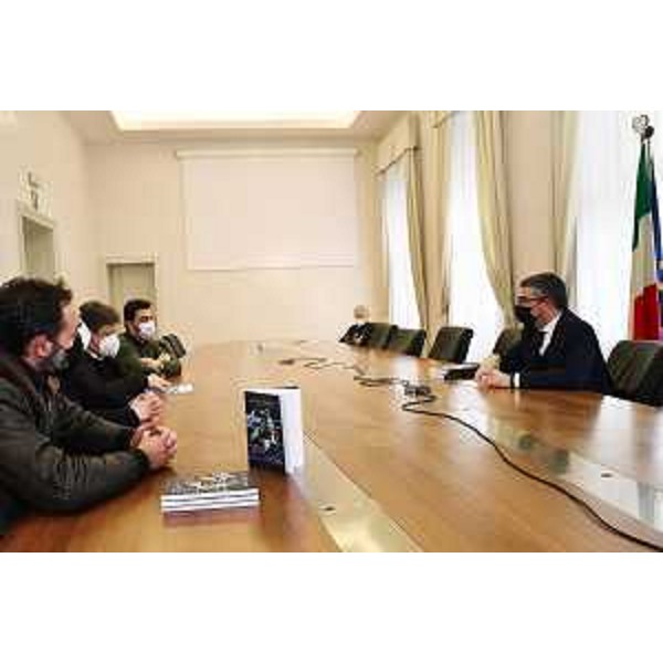 L'assessore regionale Pierpaolo Roberti con la delegazione sarda - L'assessore regionale Pierpaolo Roberti con la delegazione sarda