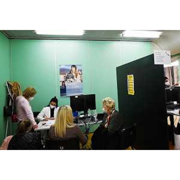 Gli spazi per la registrazione dei profughi all'anagrafe sanitaria. - Gli spazi per la registrazione dei profughi all'anagrafe sanitaria.