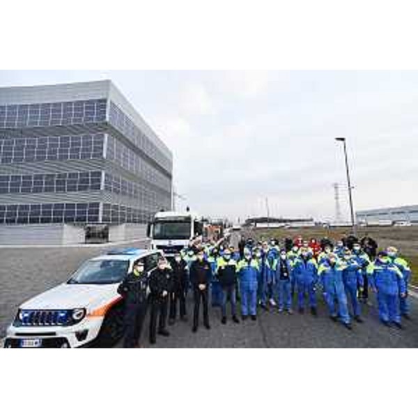 Il vicegovernatore della Regione con delega alla Protezione civile Riccardo Riccardi alla centrale operativa di Palmanova al momento della partenza volontari che compongono la colonna partita dei volontari per Michalovce, in Slovacchia, nei pressi del confine ucraino. - Il vicegovernatore della Regione con delega alla Protezione civile Riccardo Riccardi alla centrale operativa di Palmanova al momento della partenza volontari che compongono la colonna partita dei volontari per Michalovce, in Slovacchia, nei pressi del confine ucraino.