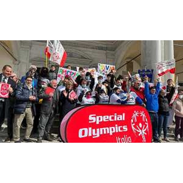 L'assessore regionale Barbara Zilli alla cerimonia di accenzione della fiaccola delle Special Olympics svoltasi a Udine - L'assessore regionale Barbara Zilli alla cerimonia di accenzione della fiaccola delle Special Olympics svoltasi a Udine 