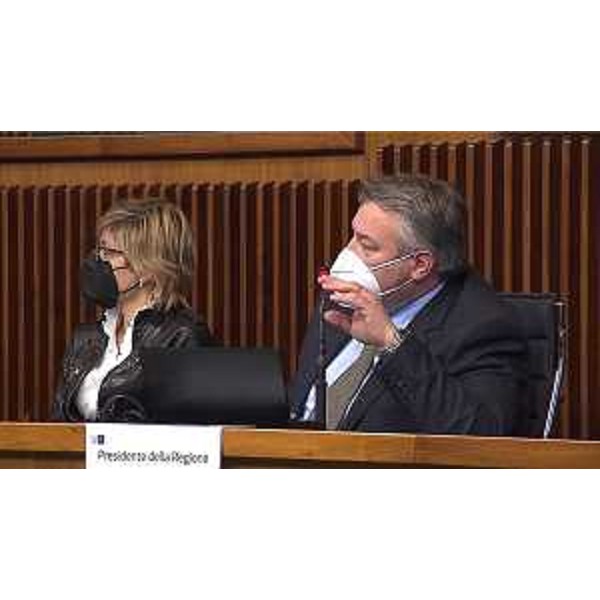 Diego Bernardis, presidente della V Commissione, assieme all'assessore alle Finanze, Barbara Zilli - Diego Bernardis, presidente della V Commissione, assieme all'assessore alle Finanze, Barbara Zilli