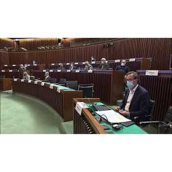 In primo piano Mauro Di Bert (Progetto Fvg/Ar) durante le audizioni sulla Sessione europea - In primo piano Mauro Di Bert (Progetto Fvg/Ar) durante le audizioni sulla Sessione europea