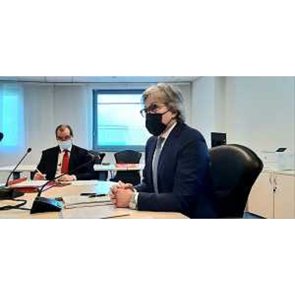 L'assessore regionale alle Attività produttive e turismo, Sergio Emidio Bini, durante la seconda riunione con le associazioni di categoria e sindacali. - L'assessore regionale alle Attività produttive e turismo, Sergio Emidio Bini, durante la seconda riunione con le associazioni di categoria e sindacali.