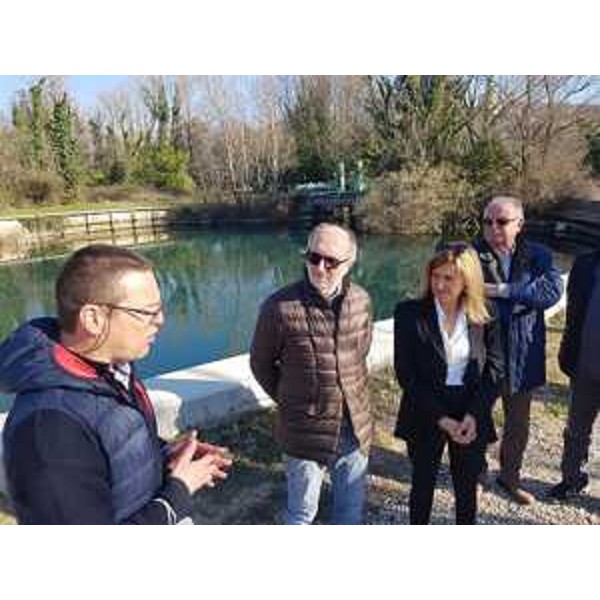 Il vicegovernatore Riccardo Riccardi con il sindaco di Duino Aurisina, Daniela Pallotta, alla presentazione del consolidamento delle sponde del fiume Timavo in località San Giovanni in Tuba - Il vicegovernatore Riccardo Riccardi con il sindaco di Duino Aurisina, Daniela Pallotta, alla presentazione del consolidamento delle sponde del fiume Timavo in località San Giovanni in Tuba