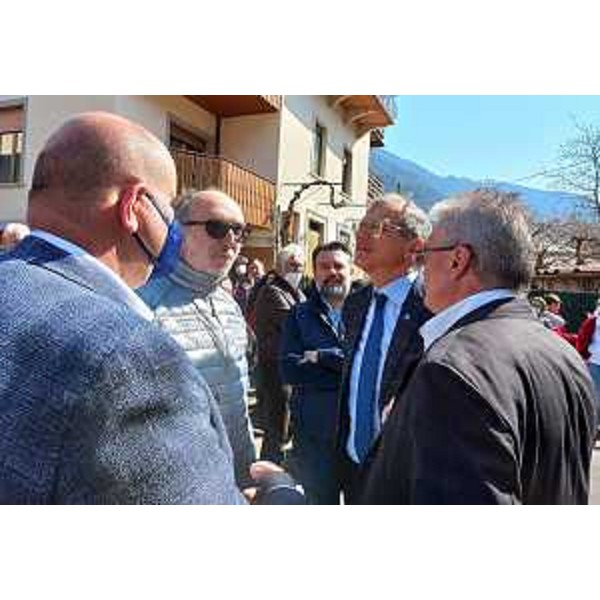 Zanin, Riccardi, D'Andrea e Vittorino Boem (di spalle) prima dell'inaugurazione - Zanin, Riccardi, D'Andrea e Vittorino Boem (di spalle) prima dell'inaugurazione