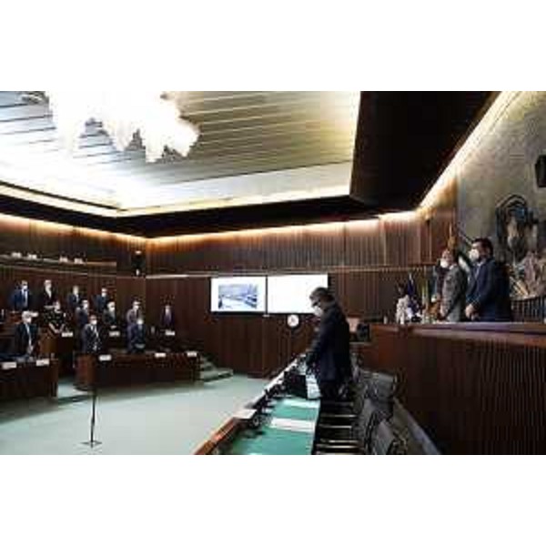 Il minuto di silenzio dell'Aula in memoria dell'ex consigliere Dario Rinaldi - Il minuto di silenzio dell'Aula in memoria dell'ex consigliere Dario Rinaldi