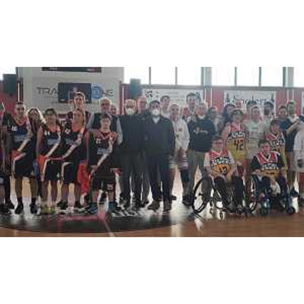 Foto di gruppo della terza giornata di campionato regionale baskin girone Gold, al palasport Benedetti di Udine - Foto di gruppo della terza giornata di campionato regionale baskin girone Gold, al palasport Benedetti di Udine