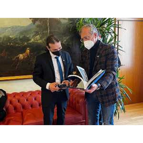 Il presidente del Cr Fvg, Piero Mauro Zanin, e il vice ambasciatore di Israele, Alon Simhayoff - Il presidente del Cr Fvg, Piero Mauro Zanin, e il vice ambasciatore di Israele, Alon Simhayoff