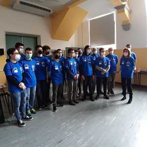 Alcuni studenti presenti alla cerimonia di premiazione svoltasi al liceo Duca degli Abruzzi - Alcuni studenti presenti alla cerimonia di premiazione svoltasi al liceo Duca degli Abruzzi