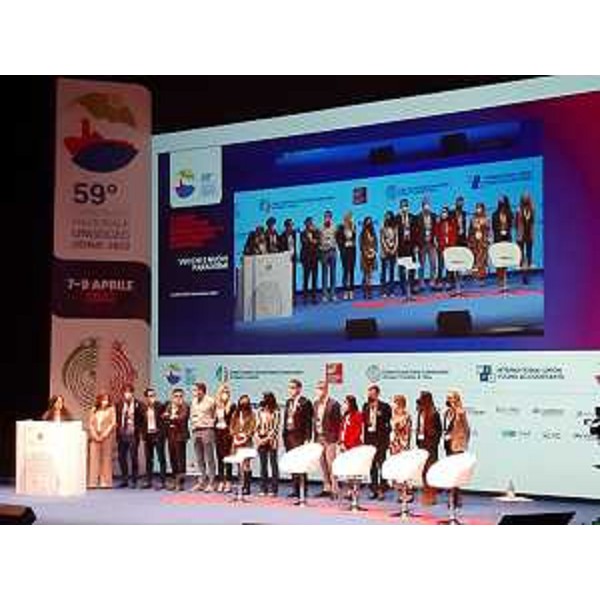 Il Comitato udinese organizzatore dei lavori del 59° congresso dellUnione nazionale giovani dottori commercialisti ed esperti contabili (Ungdcec) - Il Comitato udinese organizzatore dei lavori del 59° congresso dellUnione nazionale giovani dottori commercialisti ed esperti contabili (Ungdcec)