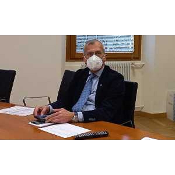 Il presidente del Consiglio regionale, Piero Mauro Zanin, durante la riunione della Consulta di storici - Il presidente del Consiglio regionale, Piero Mauro Zanin, durante la riunione della Consulta di storici 