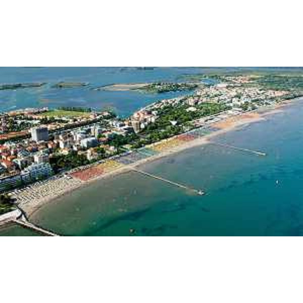 Una veduta delle spiagge di Grado - Una veduta delle spiagge di Grado