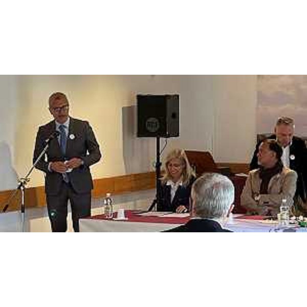 Piero Mauro Zanin, presidente del Consiglio regionale, durante l'intervento a Palazzolo dello Stella - Piero Mauro Zanin, presidente del Consiglio regionale, durante l'intervento a Palazzolo dello Stella