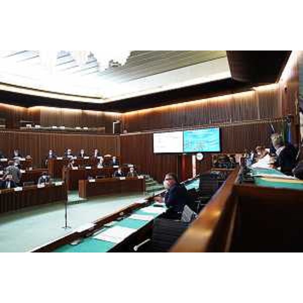 I banchi della presidenza e della Giunta durante una delle votazioni di oggi - I banchi della presidenza e della Giunta durante una delle votazioni di oggi