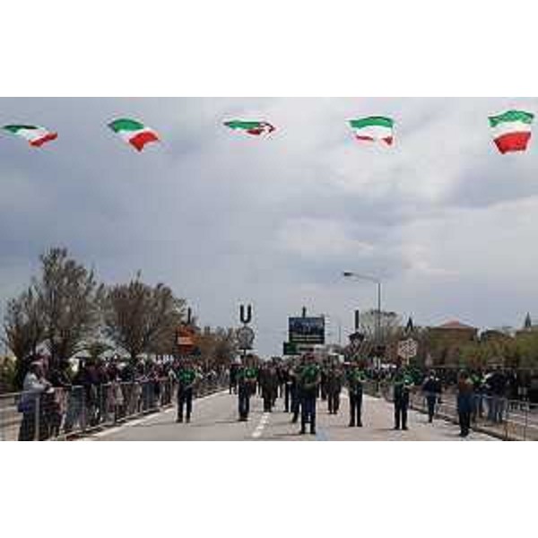 Un momento della sfilata della Julia a Rimini - Un momento della sfilata della Julia a Rimini