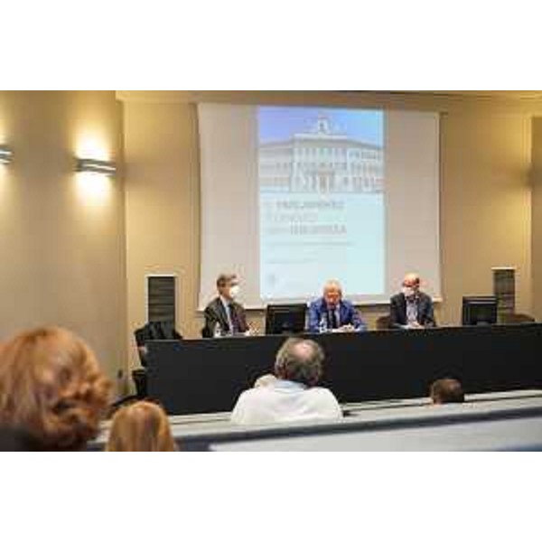 Un momento della presentazione del libro "Il Parlamento è (anche) una biblioteca. Guida all'informazione parlamentare" - Un momento della presentazione del libro "Il Parlamento è (anche) una biblioteca. Guida all'informazione parlamentare"