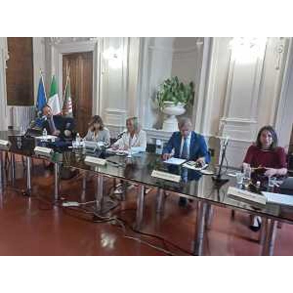 Un momento del dibattito di Perugia, a cui ha partecipato la Presidenza del Consiglio regionale Fvg - Un momento del dibattito di Perugia, a cui ha partecipato la Presidenza del Consiglio regionale Fvg